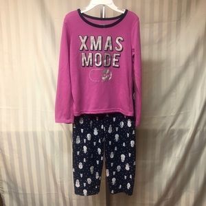 *SOLD*OshKosh Christmas Pajama Set, Size 6
